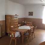 Apartment Haus Mit Blick Ins Trebeltal