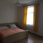 Apartment Haus Mit Blick Ins Trebeltal *